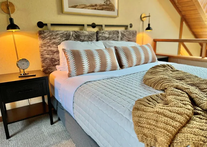 Cozy Townhome At Lutsen Mtn - Ski-In, Ski-Out, Pool, Hot Tub, Fitness Center, Resort Amenities Galore!