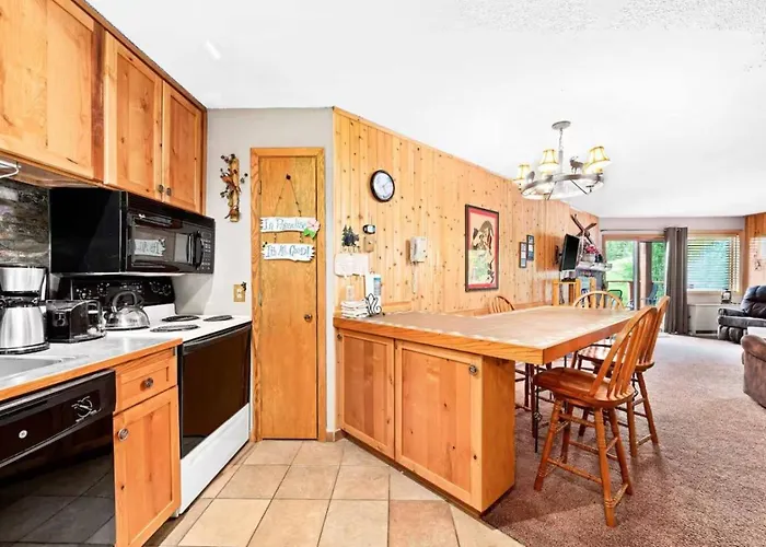 Slopeside North Shore Views | Ski-In/Ski-Out | Hot Tub